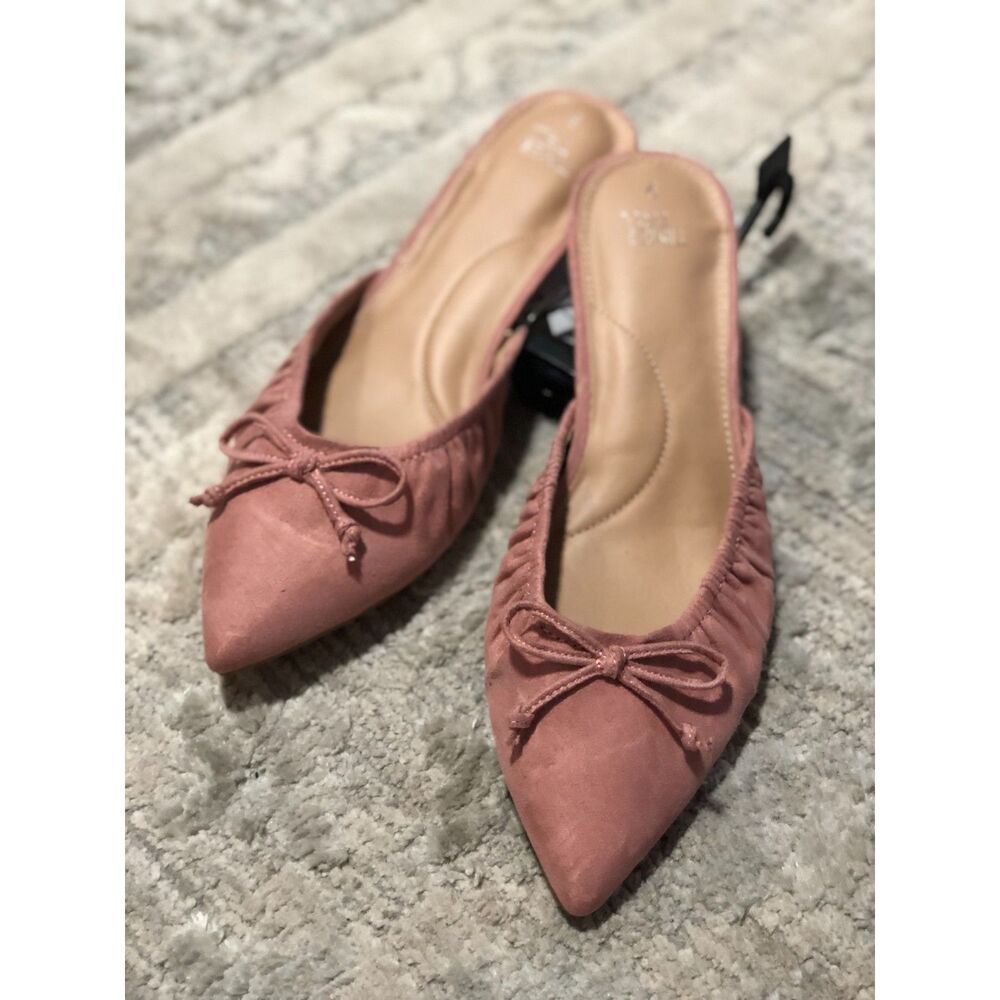 Rose Pink Woman's Kitten Pointed Toe Heels Size 9